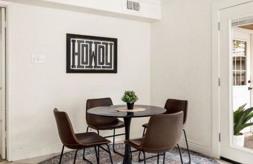 Pool! Games! Dogs! Space! - Foto 50