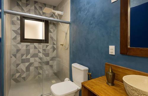 Casa Privativa 2 Quartos em Condomínio, Suite com Cama King e Closet, Quarto de Casal, Ar, Wi-Fi, Cozinha Completa e Garagem - Foto 9