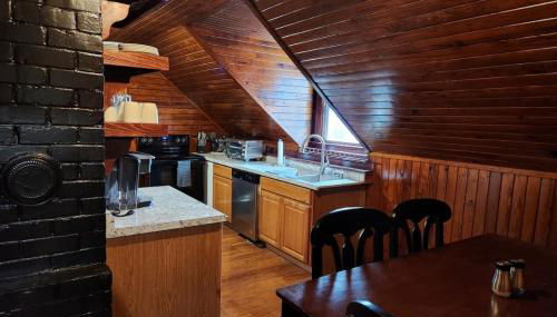 The Cabin - 2 Br 1 Ba Apt Near Downtown - Foto 2