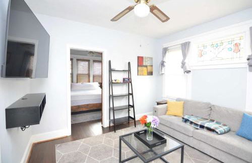 Spacious Home with Parking, Laundry - Near RU, RWJ, NJ Transit - Foto 25