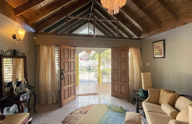 Yancey Largo Villa Perfect Jamaica Ironshore Getaway w Private Pool and Onsite Staff Services by RedAwning - Photo 63