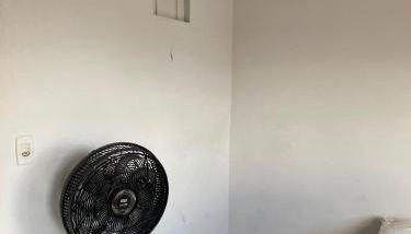 Kitnet com cozinha e ventilador - 2 andar - Foto 2