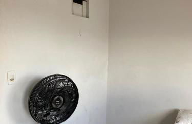 Kitnet com cozinha e ventilador - 2 andar - Foto 2