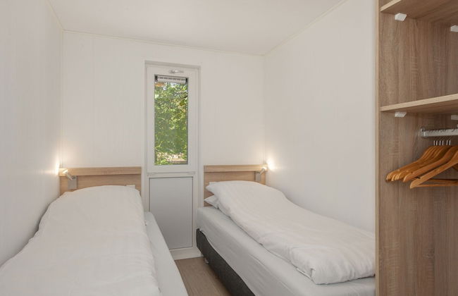 Modern Lodge With Dishwasher, Near Helmond - Photo 2