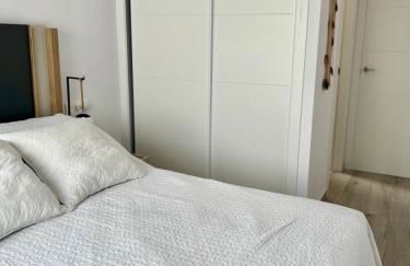 Air-conditioned Elisa Apartment with spacious sunroof lounge and swimming pool - Foto 23