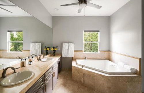 Sherman Oaks Home w Pool, Spa and Outdoor Kitchen - Foto 35