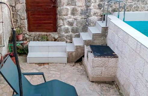 Nice Apartment In Gruda With Kitchen - Photo 2