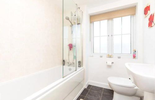 Modern 4 Bedroom House in Buckingham - Foto 8