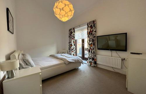 2 Bedroom Riverside Property with Roof Terrace - Foto 7