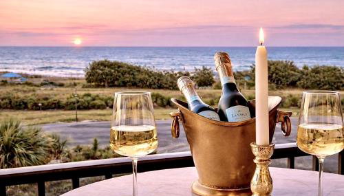 Top Floor Oceanview King Villa - Balcony & Steps to Beach - Foto 1