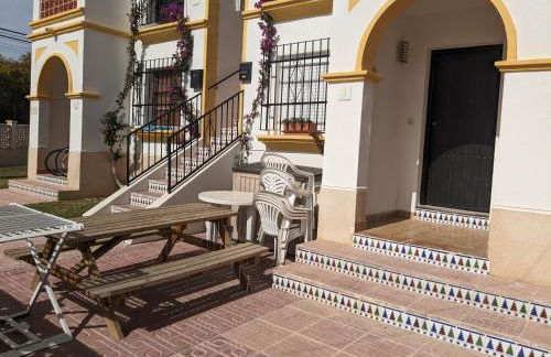 El Mirador, Villamartin, Refurbished,cot to hire, WIFI, pool, parking - Foto 1