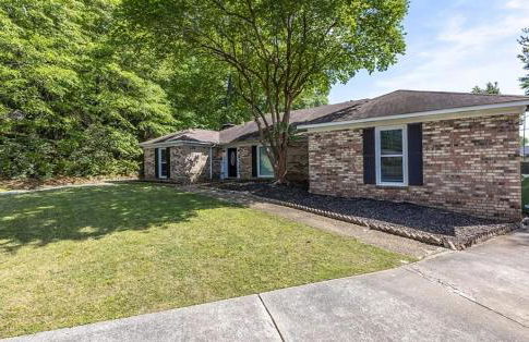 Ultimate Getaway with Pool and Games - Foto 40