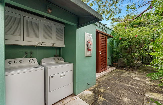 Beautiful Apt in Victoria Park Las Olas Blvd - Photo 13