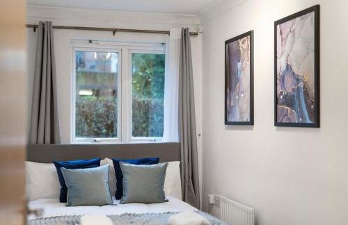 Bishops Stortford 2 Bed Flat - Free Parking - STN - Foto 8