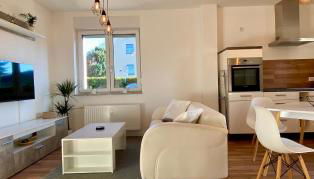 HOCHWERTIGE Ferienwohnung mit 7qm Balkon, Netflix, Kaffeeautomat, RainShower Bad - Foto 4