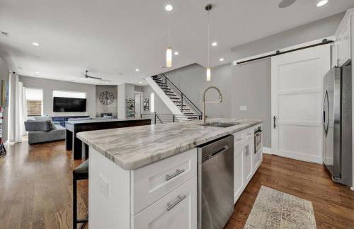 City Views RoofTop Hot Tub & Short Walk to Stadium - Foto 12