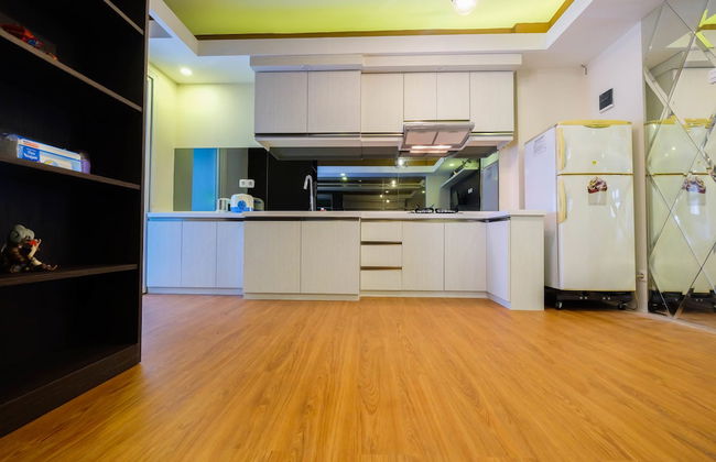 Spacious Studio Room at Green Pramuka Apartment - Foto 13