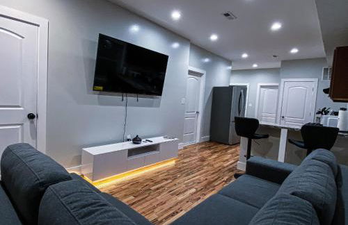 Modern 3BR Walk to Subway 2 Min to LOGAN Airport - Foto 3