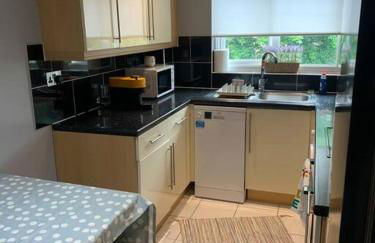 Cosy one bed flat free parking - Foto 8