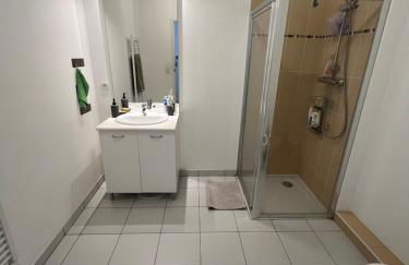 Nice 2P quiet, tram, convenient - Foto 2