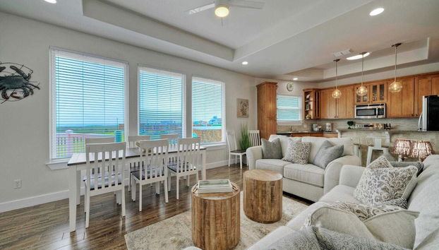 Beach Boardwalk, Pool Access & Ocean Views Coral Reef by Avantstay - Foto 5, Interior