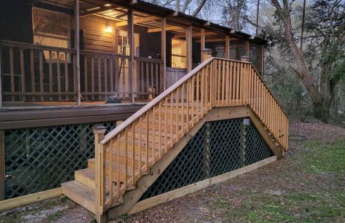 River Daze Cabin - A cozy cabin right on the river - Foto 10