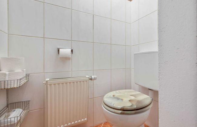 Modern Holiday Home in Pinsdorf With Garden - Photo 63