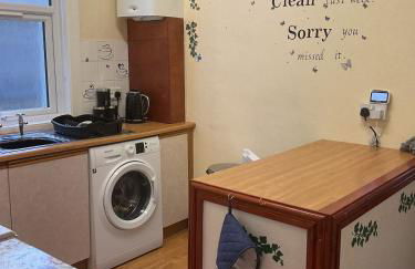 Shirleys apartment - Photo 8