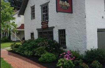 Comfort, Fun, & Charming - 5BR Oasis with Pool - Foto 48