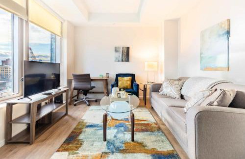 Entire Apt Downtown Seaport with Pool - Photo 2