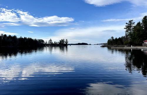Gorgeous Cottage with Hot-tub and Games in Beaver Cove, Maine - Foto 17