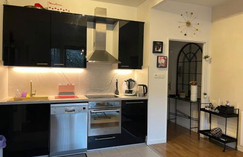 Terrasse Zen - Confort Nature & Accessibilité - 4 personnes - Parking gratuit - 20 min de Paris - Foto 14