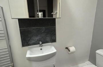 Garrick's Suite-Home away from Home- suitable for couples retreat, Contractors and NHS- free parking - Foto 11