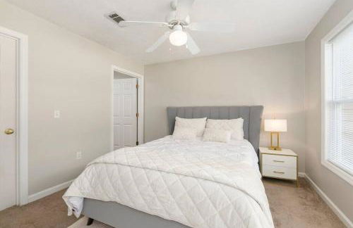 Vibrant Living Near Auburn University l 4BR 4BA - Foto 27