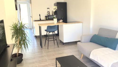 T2 cuisine équipée jardin et parking privé proche Avignon - Foto 3