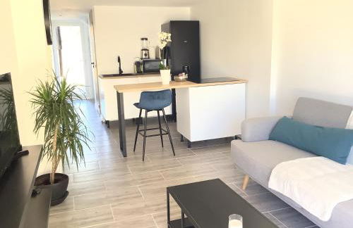 T2 cuisine équipée jardin et parking privé proche Avignon - Foto 3