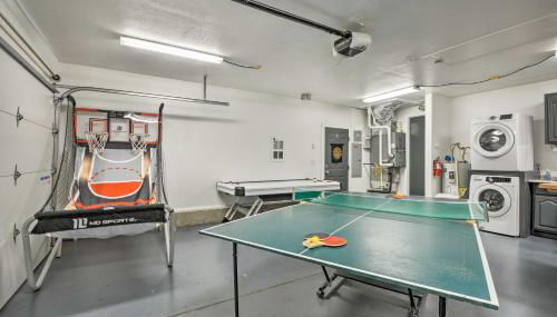 Game Room Fun! Medford Family Retreat - Foto 3