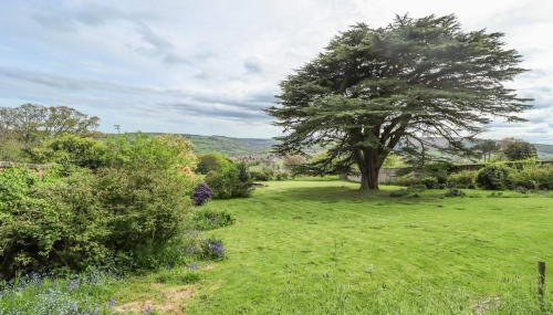 Aislaby Hall - Photo 2