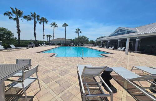 Home away from Home - Photo 4