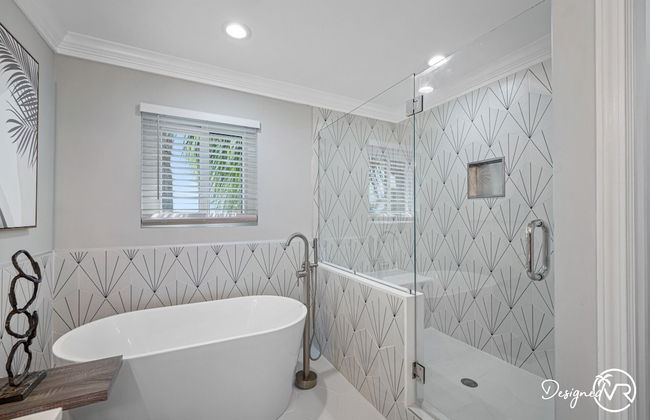 Chic 8BR with Heated Pool & Waterview - Photo 28