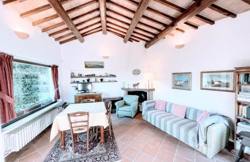 Serene Tuscan Retreat With Breathtaking Views - Photo 12