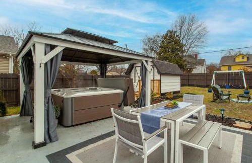 Blue Valley Inn - Hot Tub & Spacious Play Area! - Foto 40