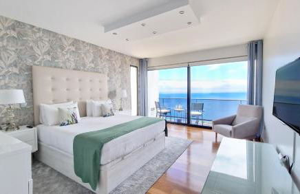 Azure Serenity Villa by LovelyStay - Foto 15