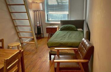 Union Square Studio 4 with Shower - Shared toilet - Foto 1