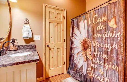 Hot Tub Haven 10 Mi to Hocking Hills State Park! - Foto 14