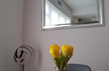 Goswick House - Entire 4Bed House Serviced Accommodation Newcastle FREE WIFI & FREE 2 OFF STREET PARKING SPACES UK - Foto 12