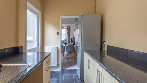 Milton Stays - Cosy 2 Bed House, 2 Floors, 15 min Walk to City Center, for up to 6 - Period Features, Cottage Style, Fireplace, Superfast Wi-Fi, Private Garden, Free On Street Parking - Foto 3