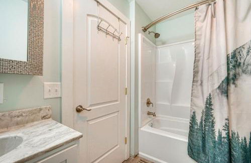 Wilmington Retreat Near Trails, Skiing and Festivals - Photo 15