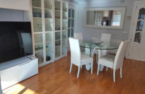 Piso familiar 3 habitaciones 2 baños y plaza de parking - Foto 2