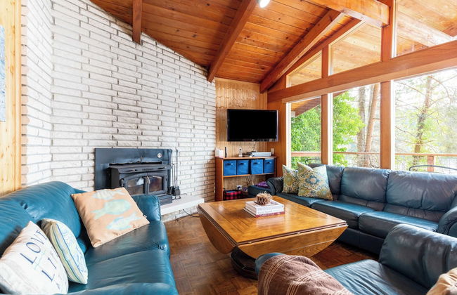 Goss Lake Getaway by Avantstay Lakefront Escape - Photo 7